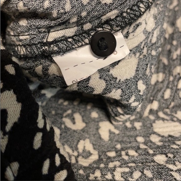 Zara TRF Collection Black & White loose Blouse - Picture 8 of 12